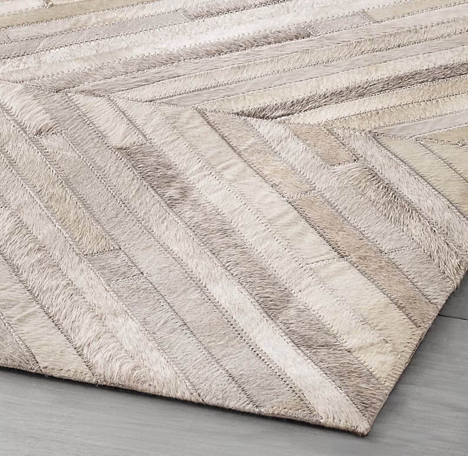 CHAVRON 10MM SRTIPE DESIGN LEATHER HAIRON RUG - Alef home