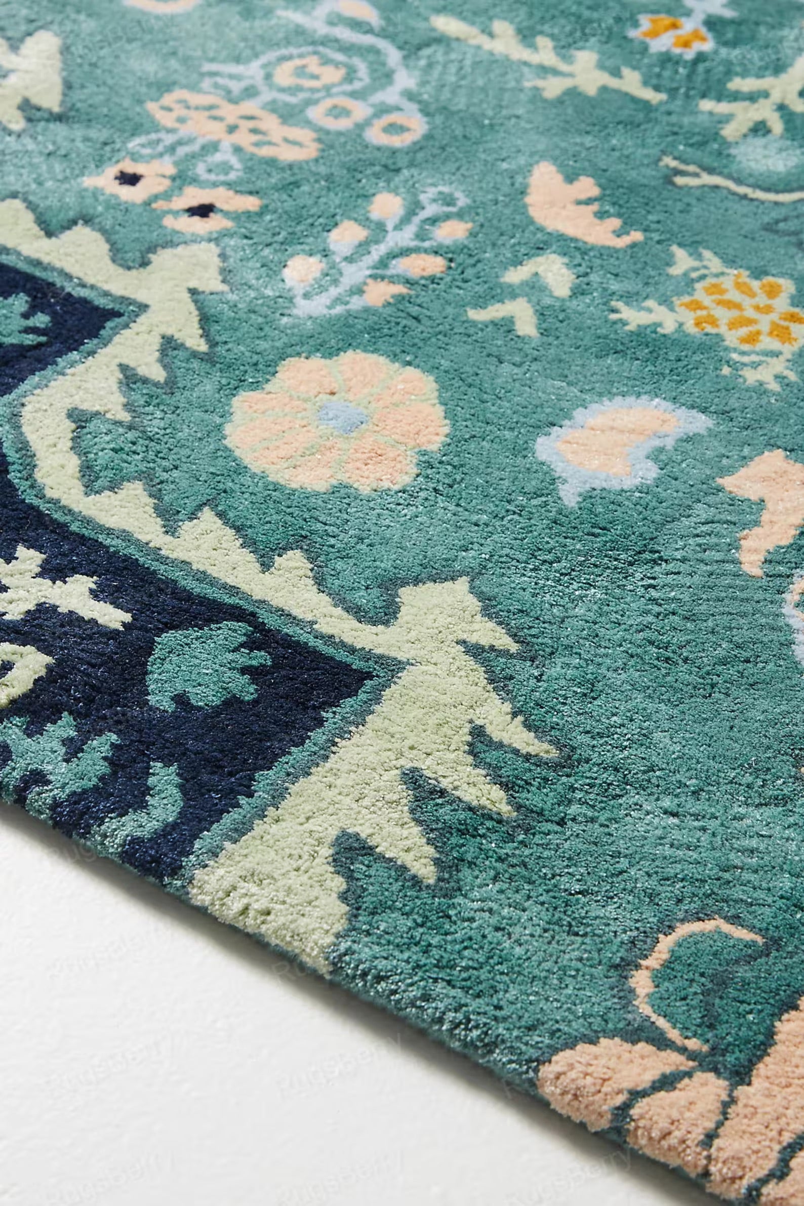 Hand Tufted Woolen Rug Green