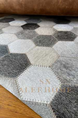 Hexagon Cowhide Patchwork Rug – Handmade Modern Hair-On Leather Geometric Carpet for Home Décor - Alef home
