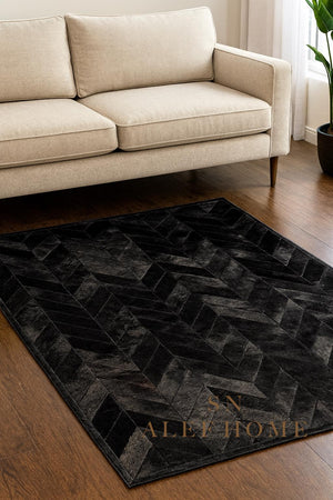 Black Chevron Cowhide Rug – Handmade Hair-On Leather Patchwork Carpet for Modern Living Room Decor - Alef home