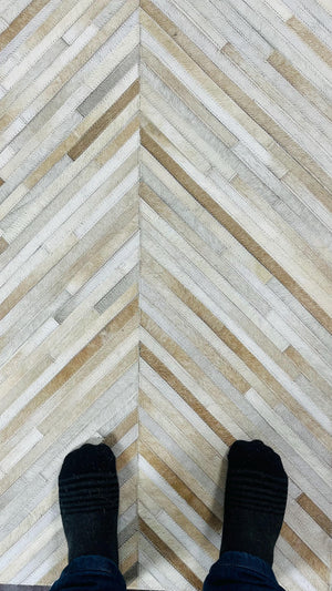 Handmade Beige Chevron Cowhide Rug 8x10: Modern Leather Patchwork Carpet - Alef home