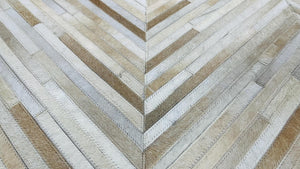 Beige Cowhide Chevron Rug 8x10: Hair-On Leather Patchwork Carpet - Alef home