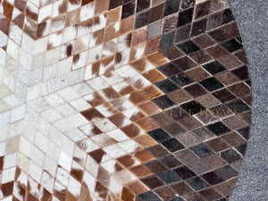 Round Brown Cowhide Patchwork Rug – Handmade Starburst Hair-On Leather Carpet for Modern Home - Alef home