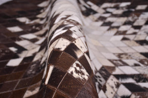 Round Brown Cowhide Patchwork Rug – Handmade Starburst Hair-On Leather Carpet for Home - Alef home