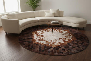 Round Brown Cowhide Patchwork Rug – Handmade Starburst Hair-On Leather Carpet for Modern Home - Alef home