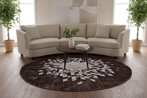 Round Brown Cowhide Patchwork Rug – Handmade Starburst Hair-On Leather Carpet for Home - Alef home